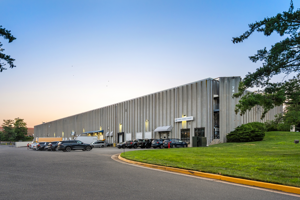 14,278 SF Industrial Space in Springfield, VA Photo